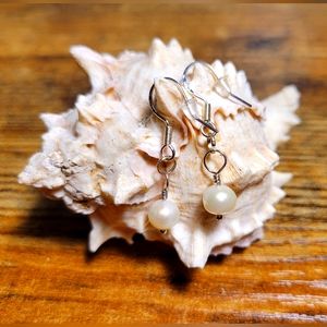 Pearl dangle earrings